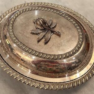 Karott ~England~ nysilver med lock/knopp i form av blomma